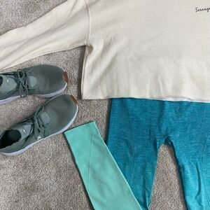 Blue Gradient Athletic Leggings with Wide Waistband